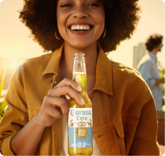 Loungers lined up, music low, friends close. Corona Cero keeps it cool.